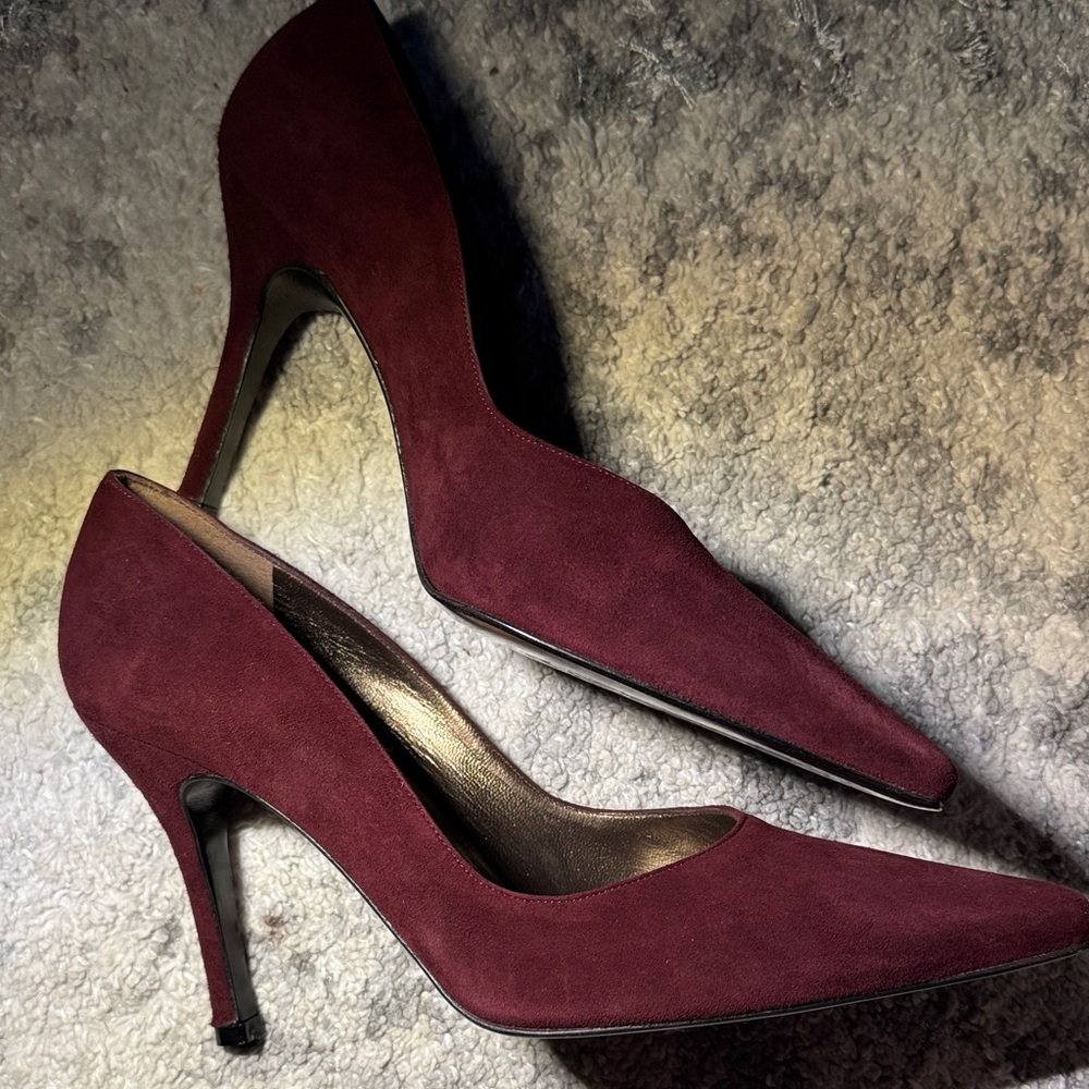 Stuart Weitzman Dark Red Suede Heels - Picture 2 of 7